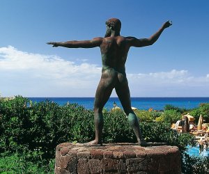 Statue in den Poseidon-Gärten