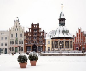 Winterlicher Marktplatz Wismar
