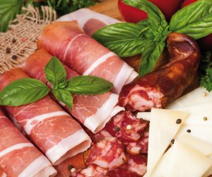 Wurst- und Schinkenplatte