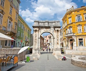 Triumphbogen der Familie Sergie (Goldenes Tor) in Pula
