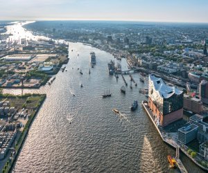 Luftaufnahme Elbe mit Elbphilharmonie