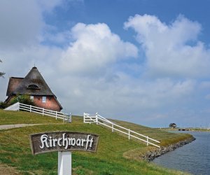 Kirchwarft Hallig Hooge
