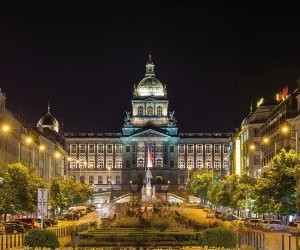 Wenzelsplatz mit Nationalmuseum in Prag