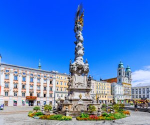 Linzer Hauptplatz mit Dreifaltigkeitssäule