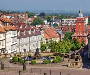 Wasserkunst und Gebäude am Schlossberg in Gotha