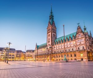 Rathaus Hamburg am Abend