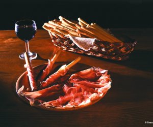 Schinken und Wein