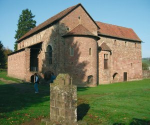 Einhardsbasilika
