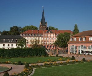 Schloss und Orangerie in Erbach