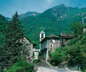 Dorf bei Vogorno im Verzasca Tal