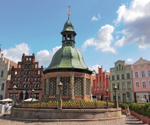 Marktplatz und Wasserkunst in Wismar